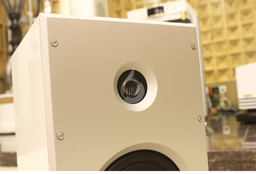 柏林之声B10,Burmester B10,柏林之声书架箱