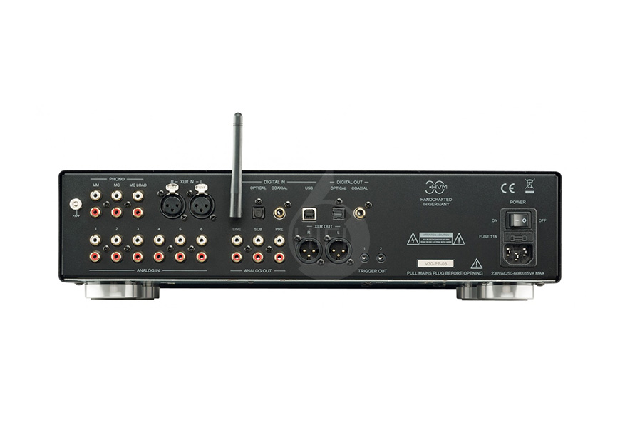 AVM V30 前级,德国AVM HIFI功放
