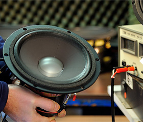 Davis Acoustics,法国 Davis Acoustics,法国 戴维斯Davis Acoustics,Davis Acoustics 书架箱,Davis Acoustics 落地箱,Davis Acoustics 中置箱,Davis Acoustics 环绕箱